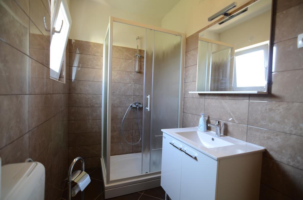 Apartment Emi Sukošan Kültér fotó