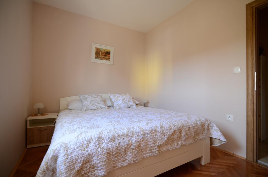Apartment Emi Sukošan Kültér fotó
