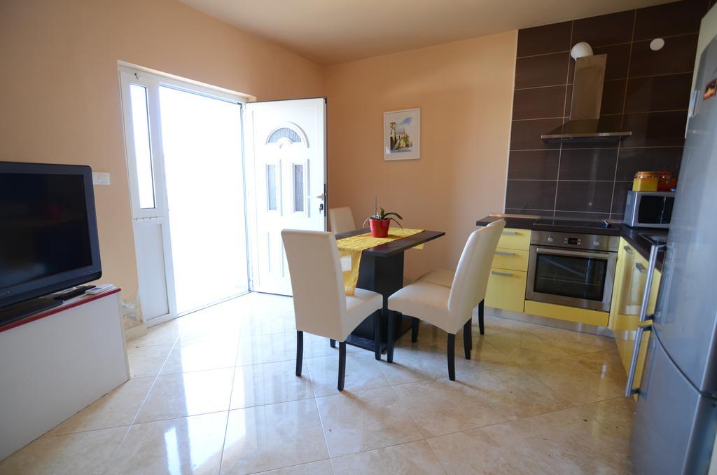 Apartment Emi Sukošan Kültér fotó